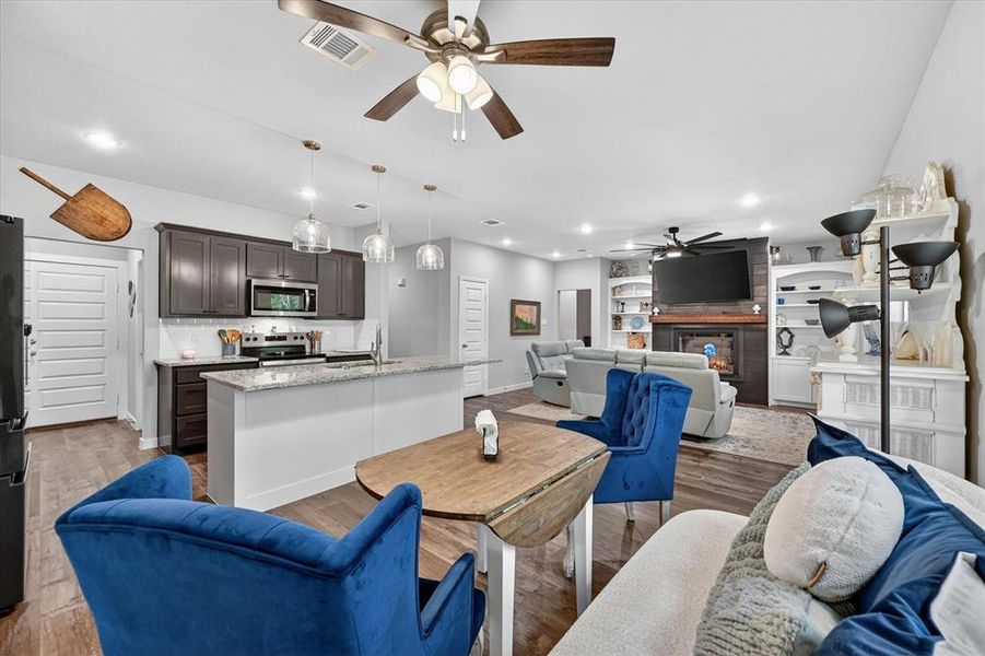 Furnished interior view inside a new home in , Cleburne (Image 14).