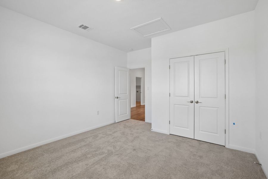 Spacious, unfurnished interior of a new home in Lisso, Pflugerville (Image 33).