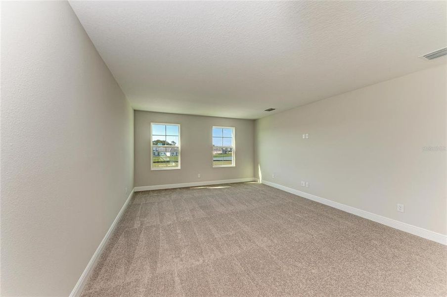 Spacious, unfurnished interior of a new home in Mirada, San Antonio (Image 28).