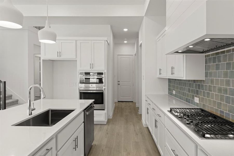 09. 7104 Bergamot - Kitchen (3)