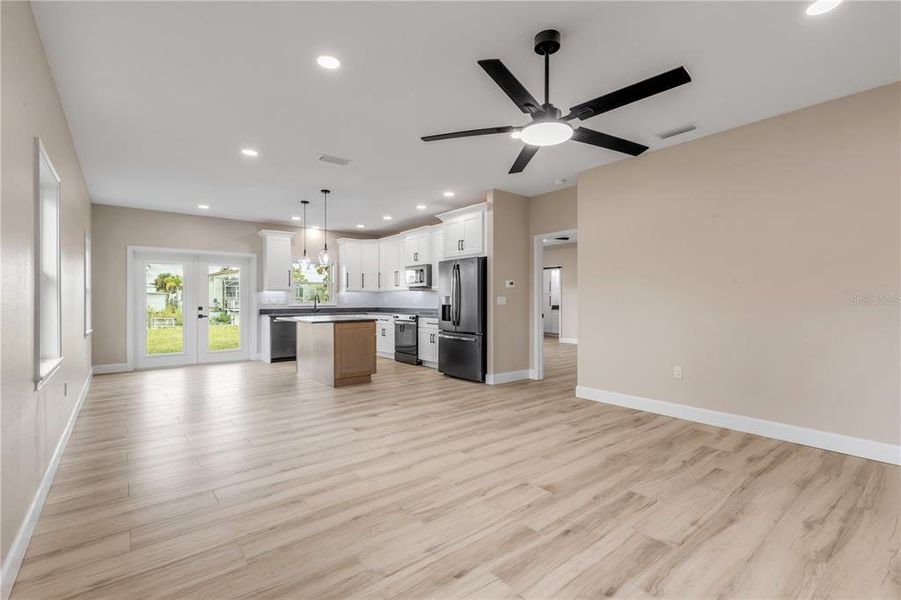 Spacious, unfurnished interior of a new home in , Oak Hill (Image 40).