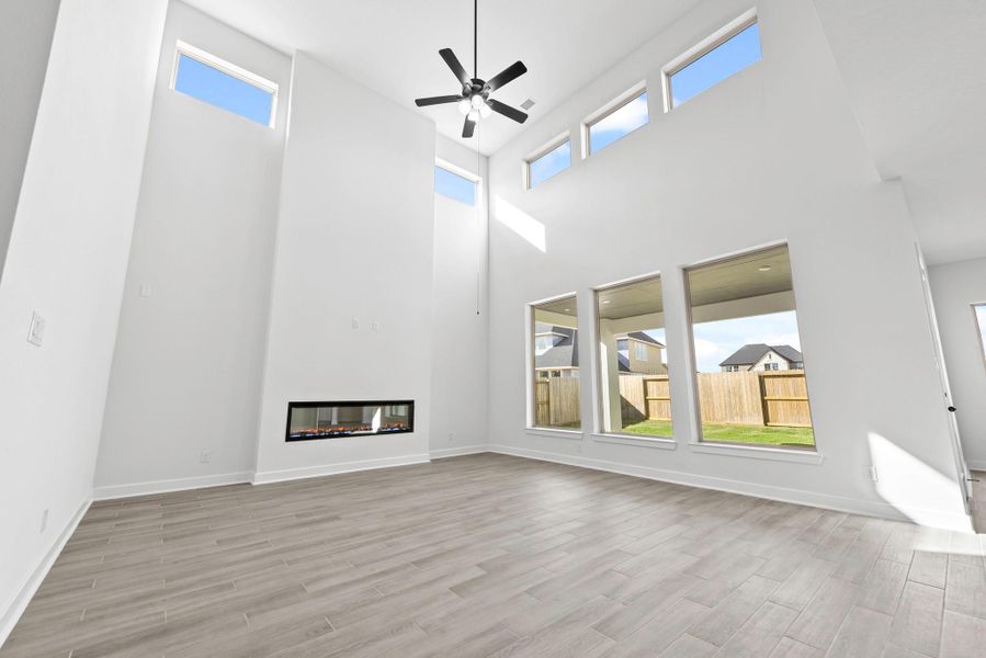 Representative image. Features, specifications, selections and colors may vary. Representative image. Features, specifications, selections and colors may vary.