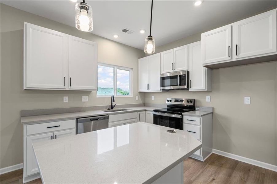 Furnished interior view inside a new home in Twin Lakes, Braselton (Image 9).