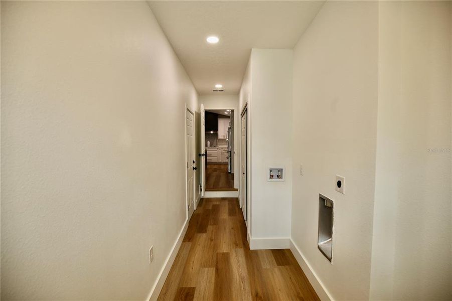 Spacious, unfurnished interior of a new home in , Orlando (Image 35).