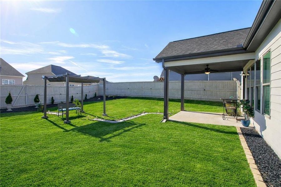 Exterior details and patio area of a home in , Homer (Image 32).