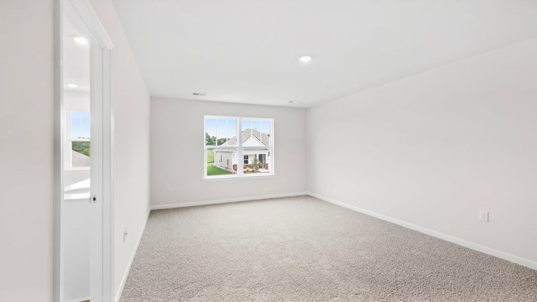 Spacious, unfurnished interior of a new home in Baxter Village, Boiling Springs (Image 33).