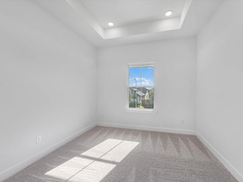 Spacious, unfurnished interior of a new home in Sienna - 45', Missouri City (Image 3). Spacious, unfurnished interior of a new home in Sienna - 45', Missouri City (Image 3).