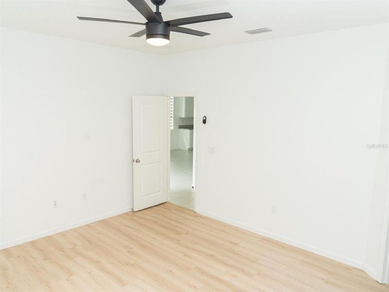 Spacious, unfurnished interior of a new home in Cypress Park Estates, Haines City (Image 28).