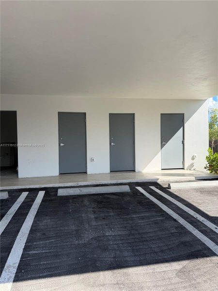 Exterior details and patio area of a home in , Hallandale Beach (Image 3).