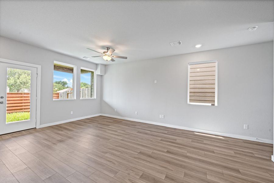 Spacious, unfurnished interior of a new home in , Houston (Image 21).