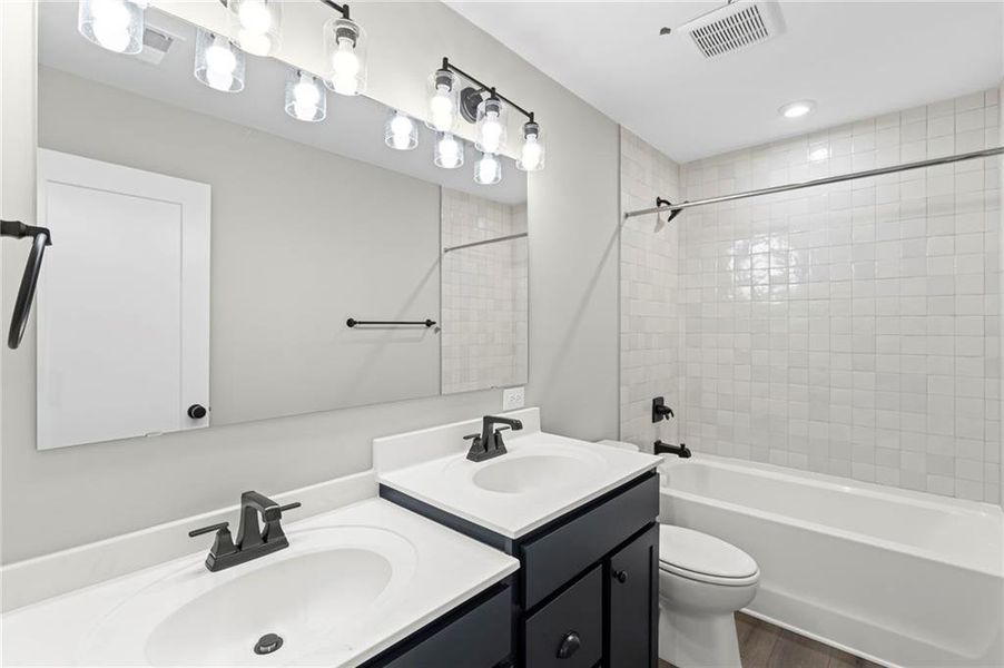 Furnished interior view inside a new home in Twin Lakes, Hoschton (Image 11).