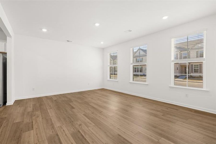 Spacious, unfurnished interior of a new home in , Bethlehem (Image 22).