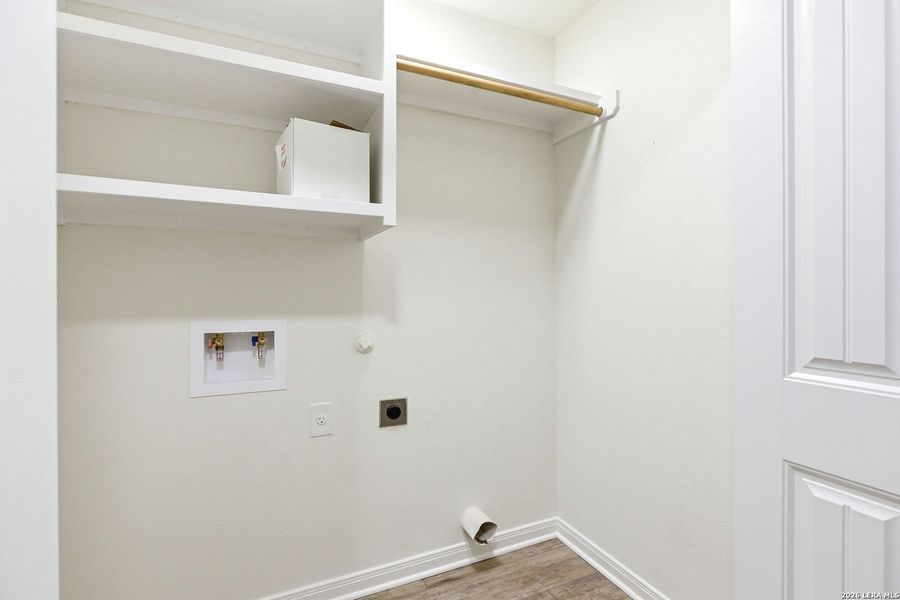 Spacious, unfurnished interior of a new home in , Fischer (Image 22).