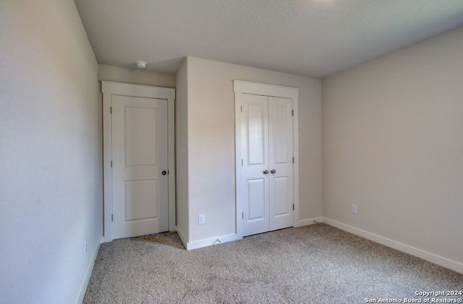 Spacious, unfurnished interior of a new home in Cloud Country, New Braunfels (Image 13).