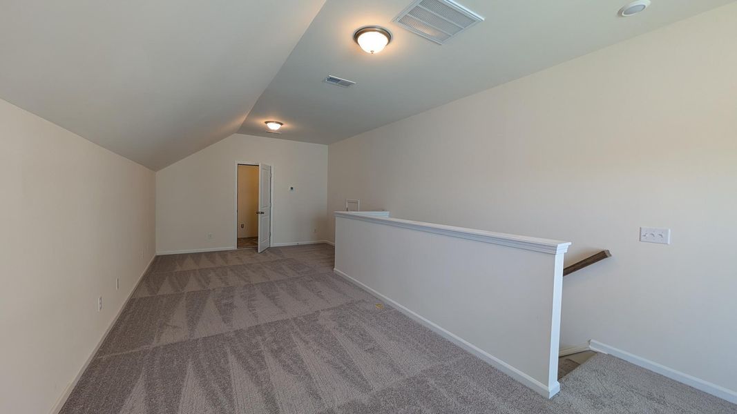 Spacious, unfurnished interior of a new home in Parker's Preserve, Ridgeville (Image 11).