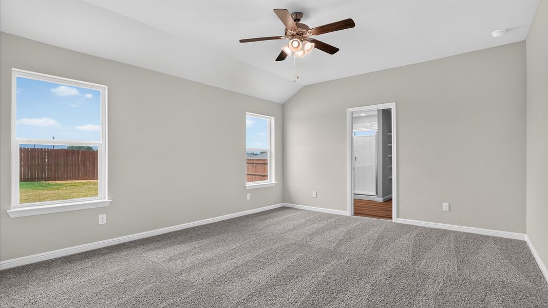 Spacious, unfurnished interior of a new home in Sandstone Estates, Granbury (Image 18).