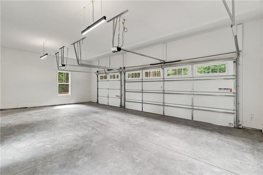 Spacious, unfurnished interior of a new home in , Jasper (Image 53).