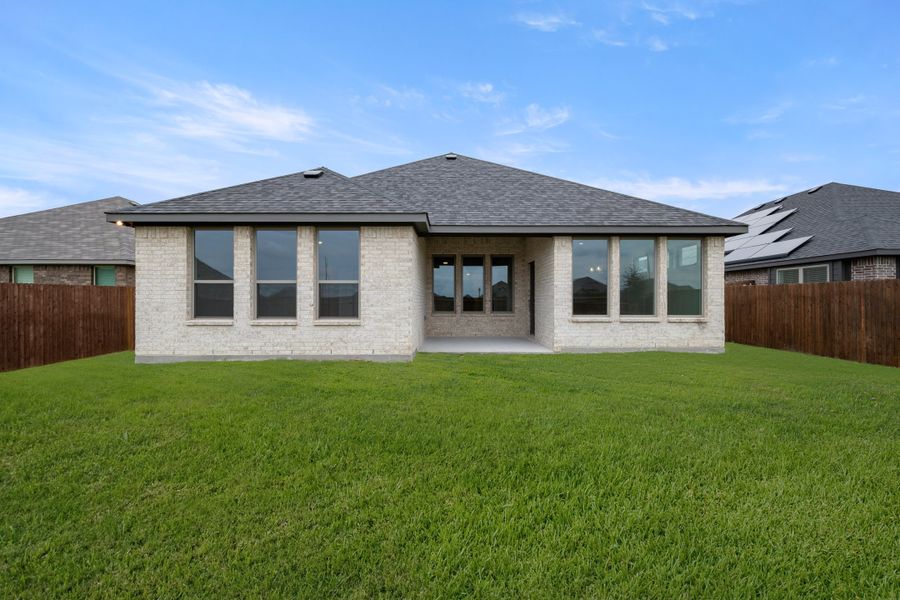 Exterior details and patio area of a home in Vista Point, Grandview (Image 3).