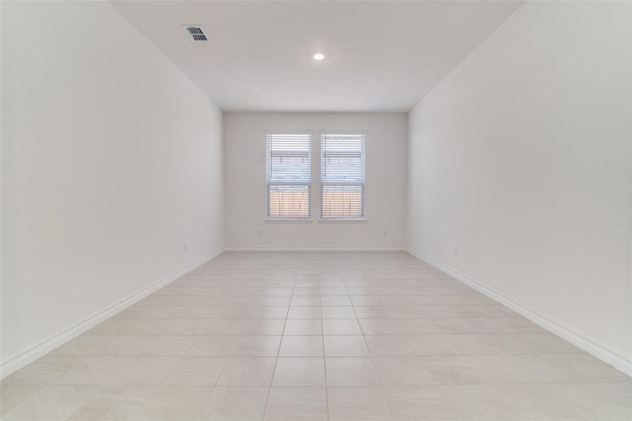 Spacious, unfurnished interior of a new home in Heartland Signature, Crandall (Image 19).