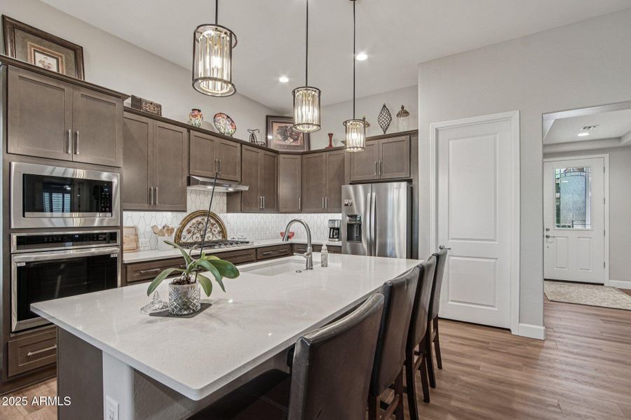 13-web-or-mls-W Monterey Way-S2511-013