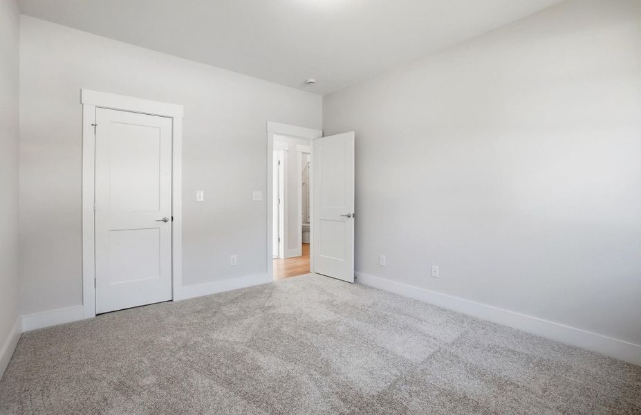 Spacious, unfurnished interior of a new home in Rone Creek, Waxhaw (Image 37).