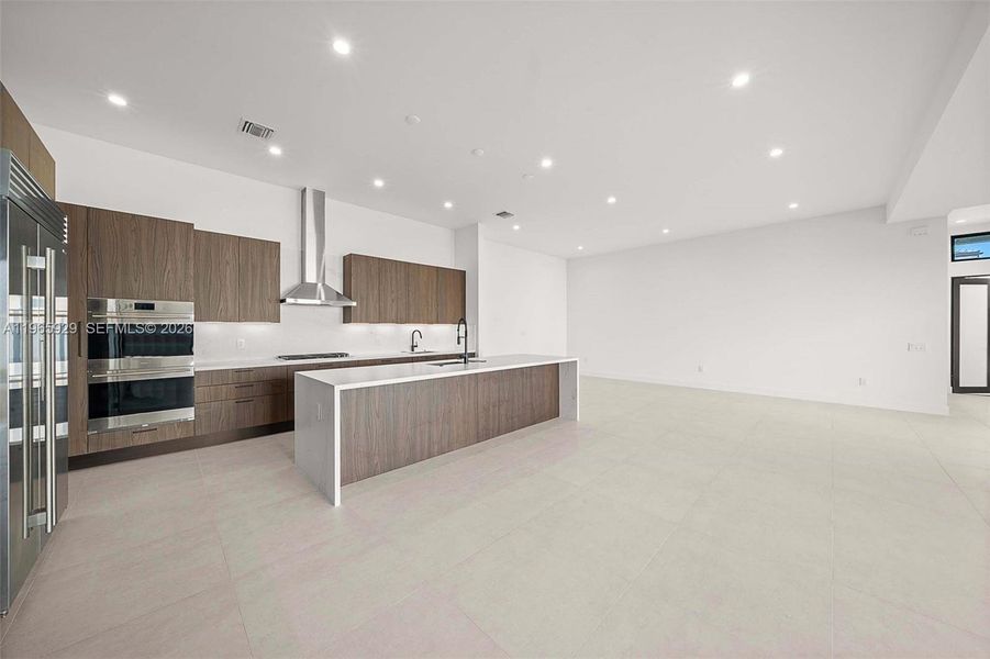 Furnished interior view inside a new home in , Hollywood (Image 21).