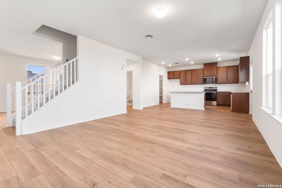 Spacious, unfurnished interior of a new home in Knox Ridge, Converse (Image 18).