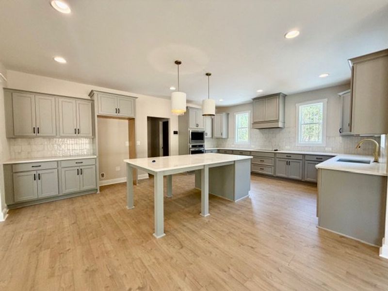 Furnished interior view inside a new home in Lakefield, Palmetto (Image 3).