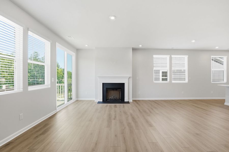 Spacious, unfurnished interior of a new home in Bratton Pointe, Rock Hill (Image 21).