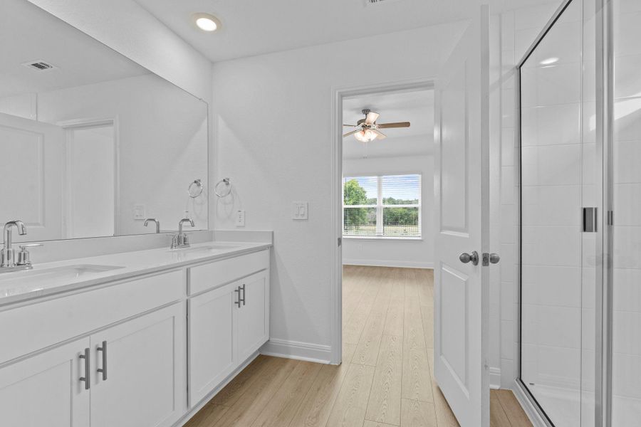 Furnished interior view inside a new home in Riverview, Georgetown (Image 11).