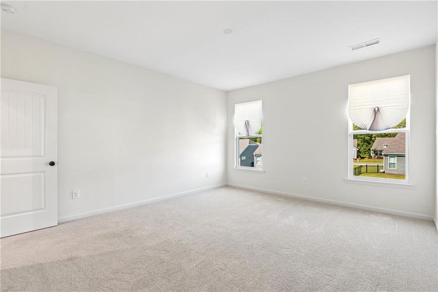 Spacious, unfurnished interior of a new home in Poplar Place, Dallas (Image 32).