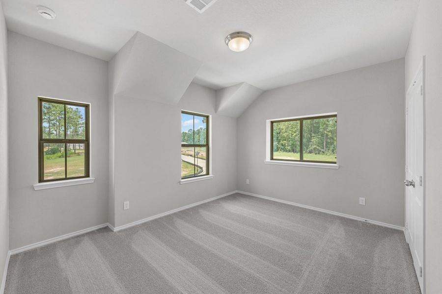 Guest bedroom 3/3.