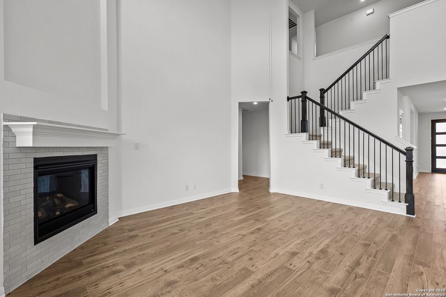 Spacious, unfurnished interior of a new home in Homestead 75', Schertz (Image 30).