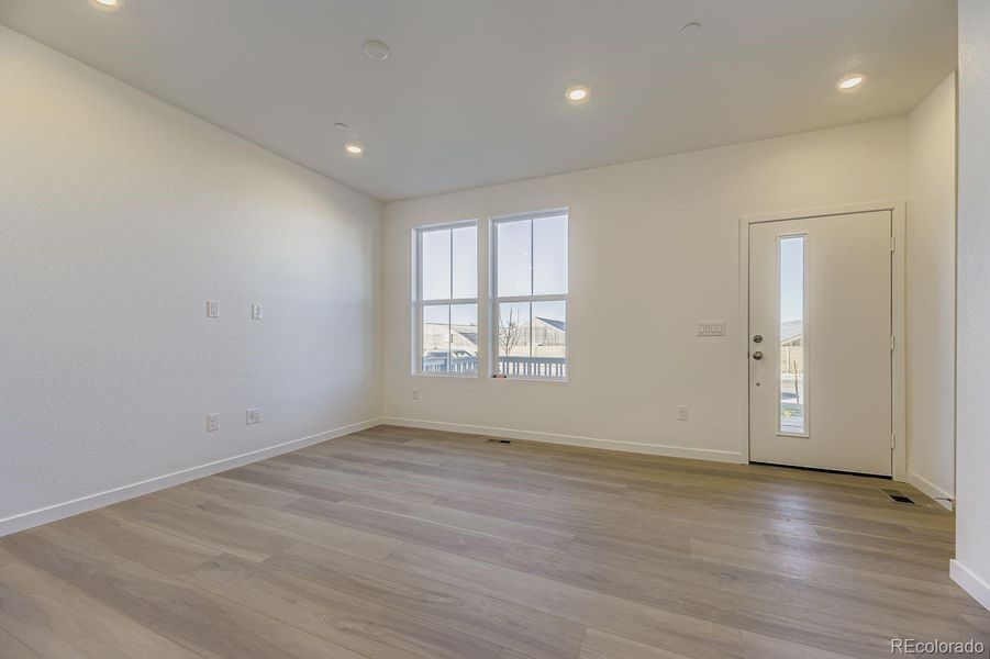 Spacious, unfurnished interior of a new home in , Centennial (Image 8).
