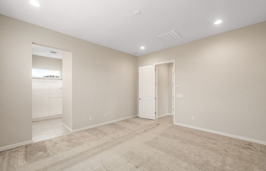 Spacious, unfurnished interior of a new home in Jorde Farms, Queen Creek (Image 16).