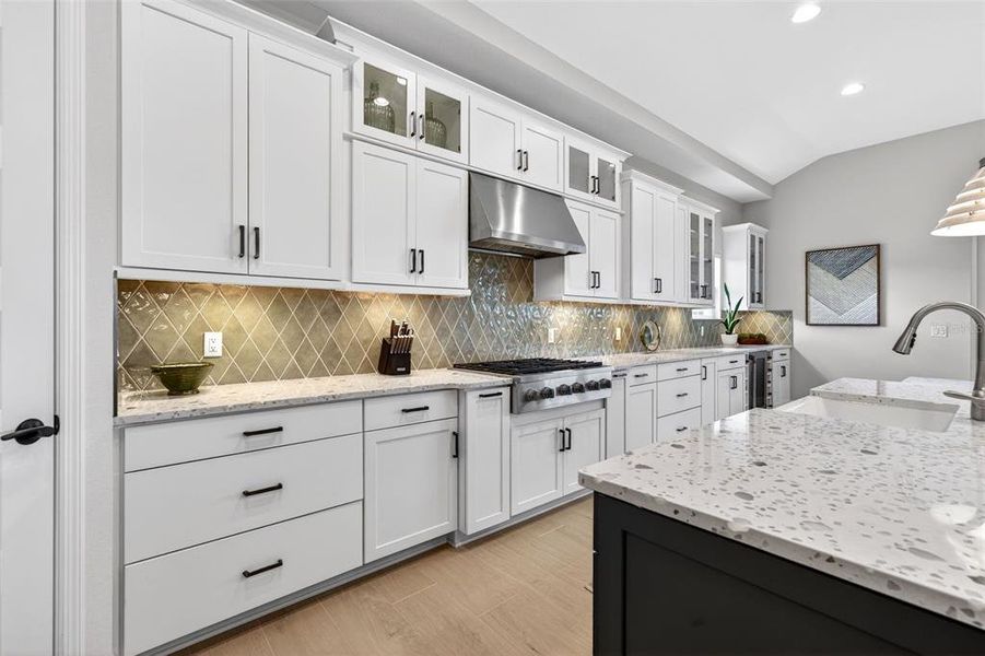 Furnished interior view inside a new home in , Venice (Image 41).