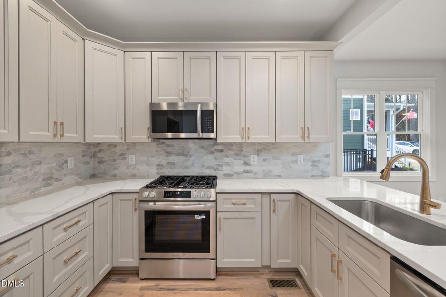 14-web-or-mls-DX3A8581 14-web-or-mls-DX3A8581
