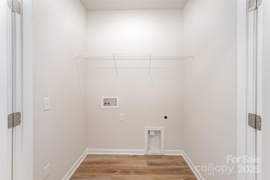 Photos of 2713 New Pineola Rd