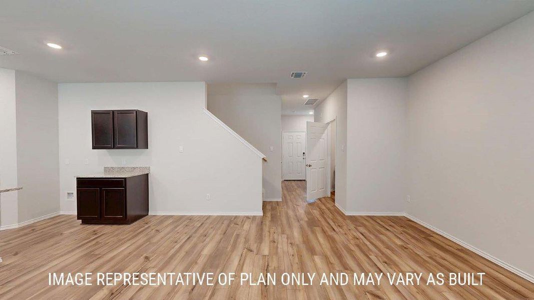 Spacious, unfurnished interior of a new home in Turnbo Ranch, Killeen (Image 23).