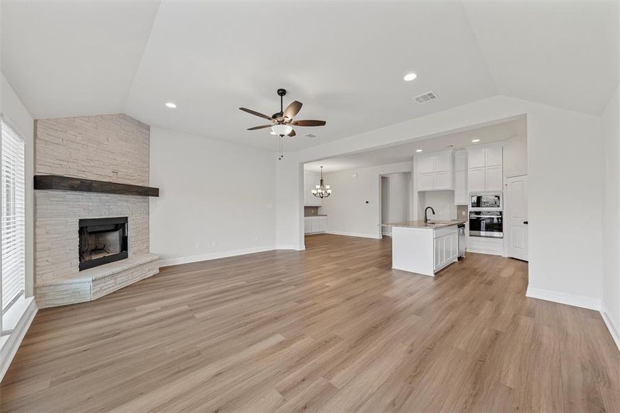 Spacious, unfurnished interior of a new home in Renaissance, Waco (Image 25).