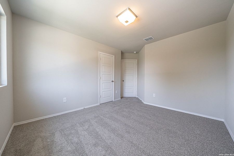 Spacious, unfurnished interior of a new home in , Seguin (Image 13).