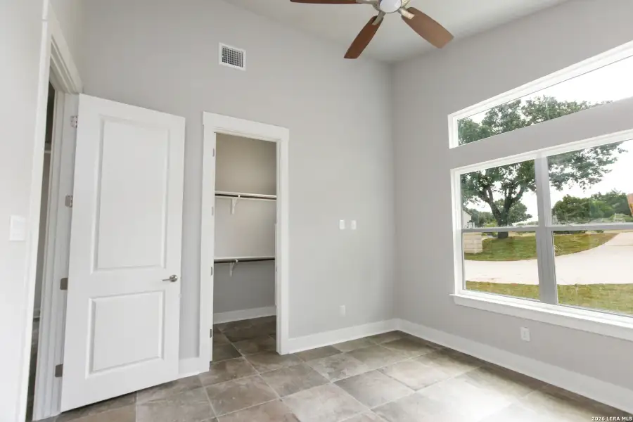 Spacious, unfurnished interior of a new home in , Selma (Image 24).