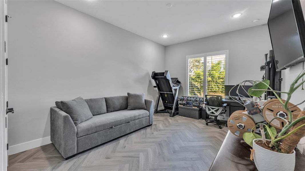 Furnished interior view inside a new home in , Winter Haven (Image 30).
