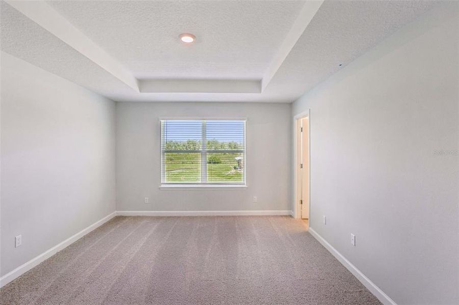 Spacious, unfurnished interior of a new home in , Tampa (Image 20).