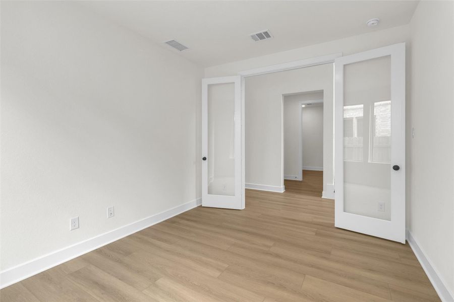 Spacious, unfurnished interior of a new home in Midline, Webster (Image 28). Spacious, unfurnished interior of a new home in Midline, Webster (Image 28).