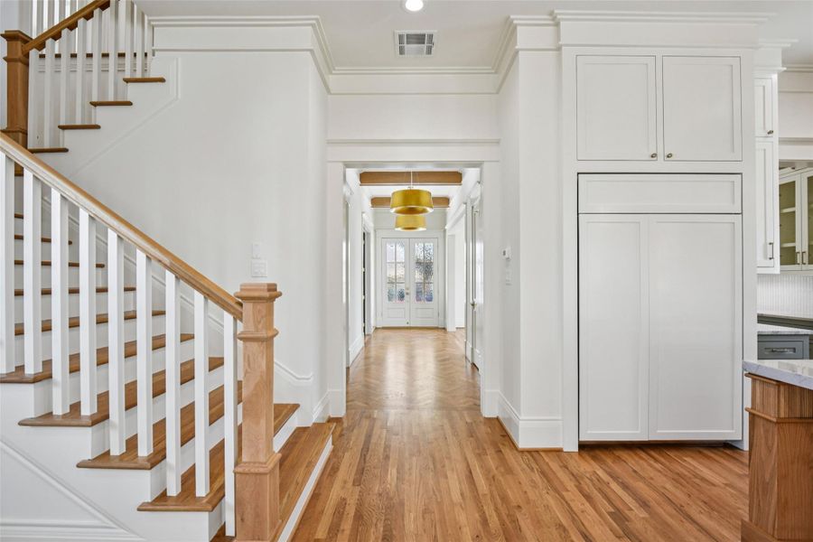 Looking toward the front door from right between the kitchen and breakfast area. Looking toward the front door from right between the kitchen and breakfast area.