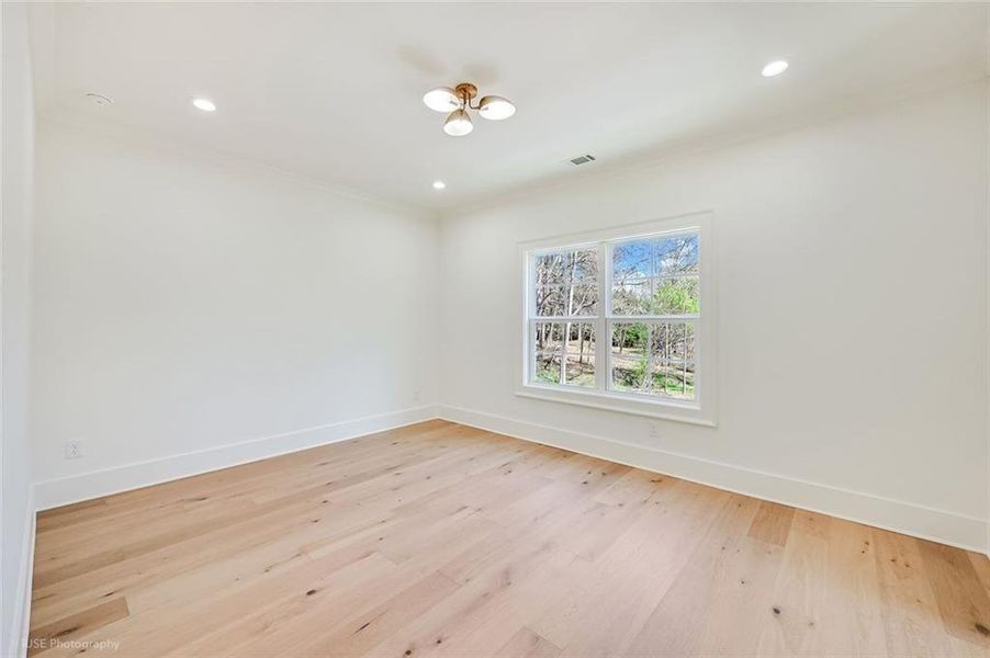 Spacious, unfurnished interior of a new home in , Jefferson (Image 24).