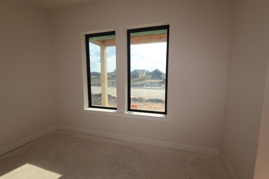 Spacious, unfurnished interior of a new home in Sienna - Landmark Row Collection, Missouri City (Image 3).