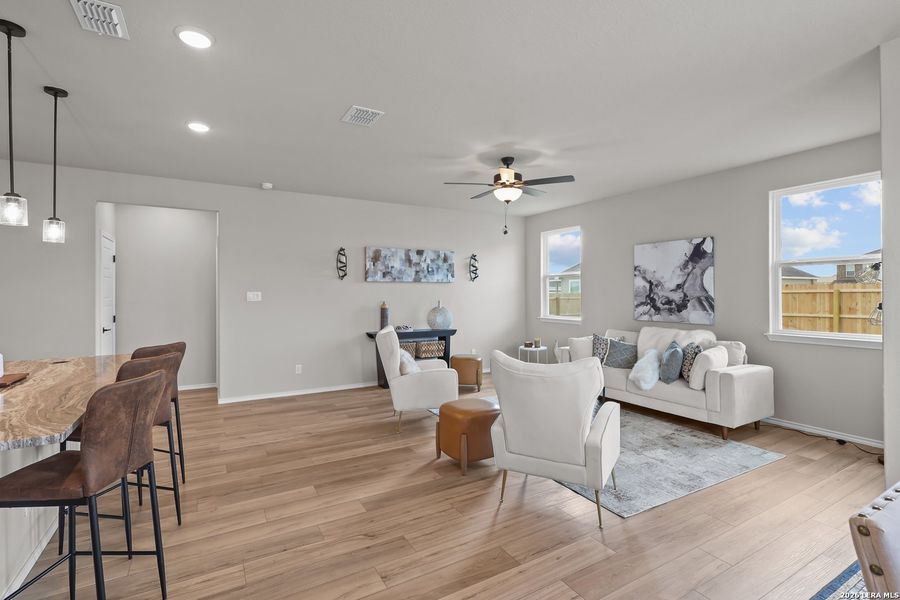 Furnished interior view inside a new home in Hannah Heights, Seguin (Image 29).