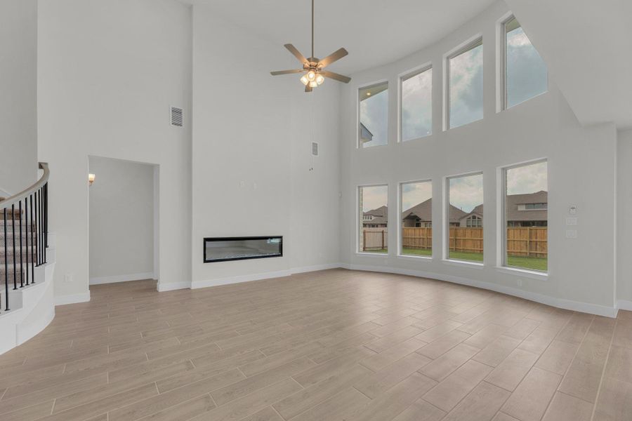 Spacious, unfurnished interior of a new home in Santa Rita Ranch, Liberty Hill (Image 23).